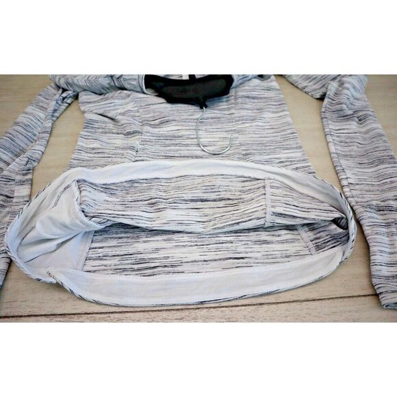 Lululemon Women's Sz 2 White/Silver Runderful Long Sleeve Running Shirt - Picture 11 of 11
